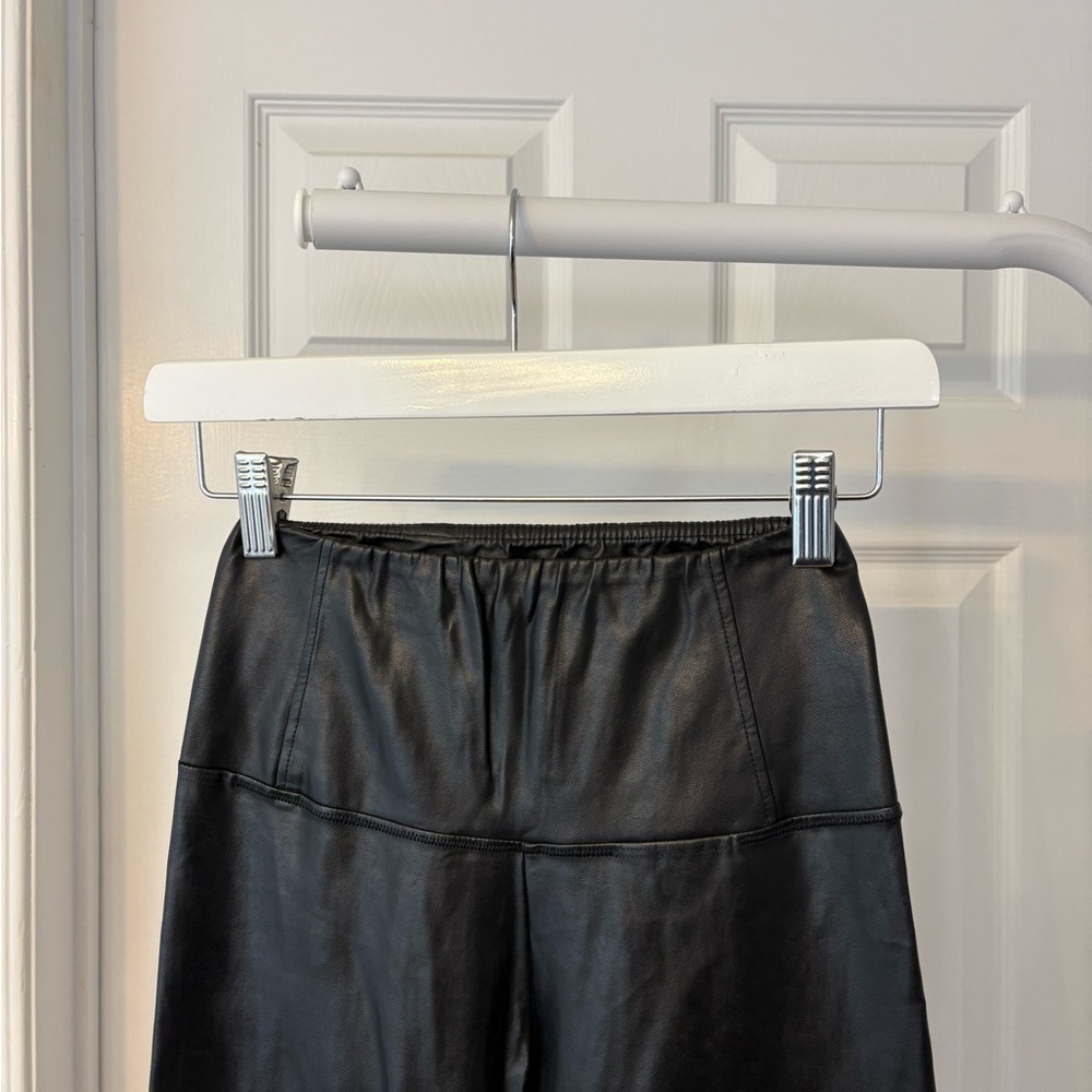 Aritzia Wilfred Free Black Highrise Vegan Leggings Size Extra Small - Picture 6 of 11